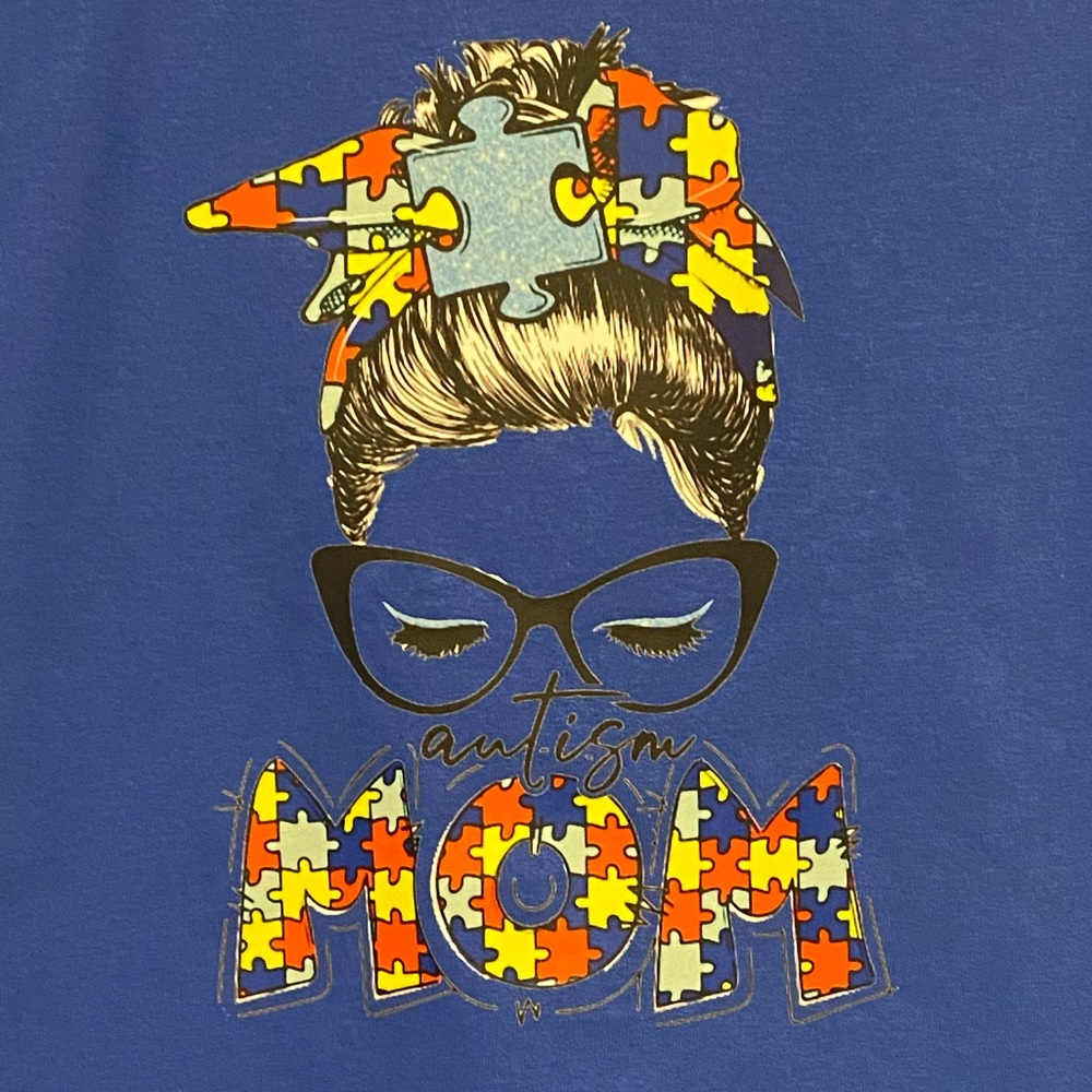 AUTISM MOM Graphic Tee - BottleThis GlassThat